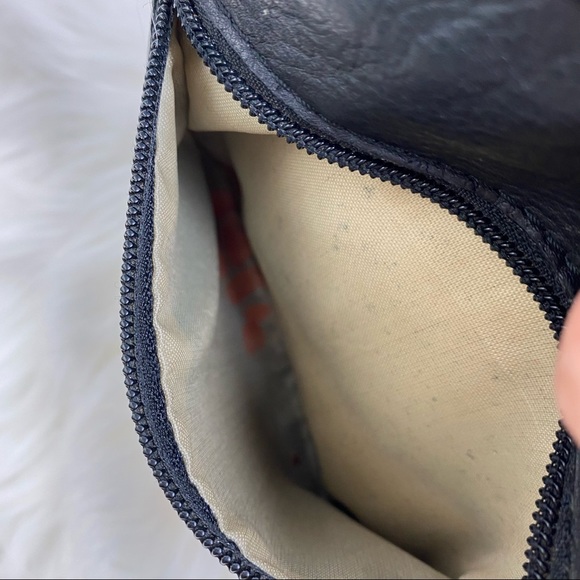 Italian Leather Crossbody Bag - Picture 7 of 9